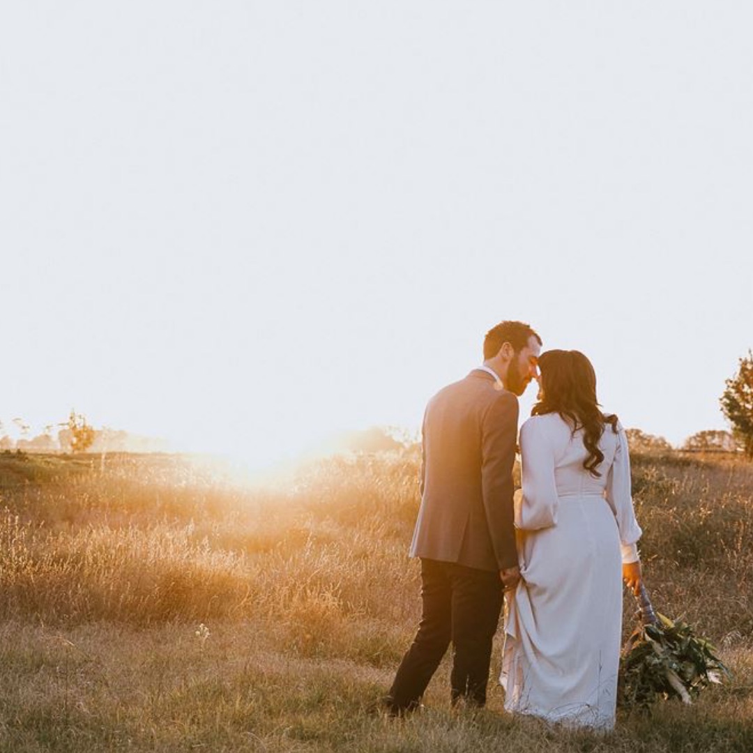 Best Lakes Entrance & Gippsland Wedding Bands, Singers & DJs
