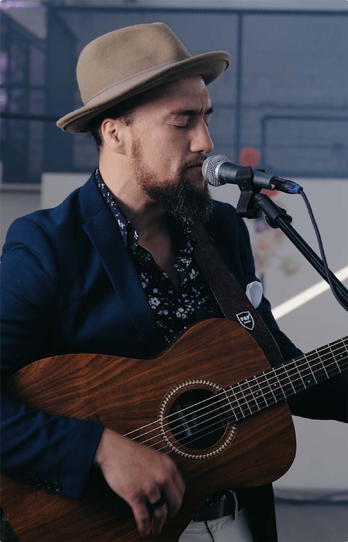 Lukas Acoustic Soloist Hey Jack